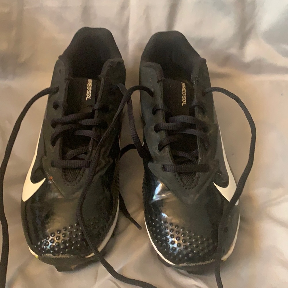 Nike vapor cleats boys size 4